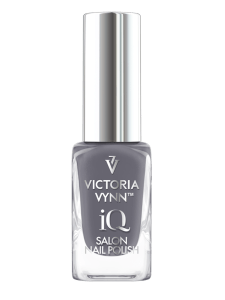 vernis à ongles gris foncé