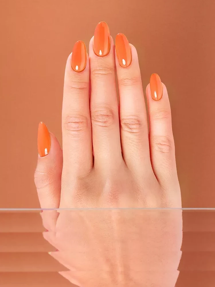 Victoria VYNN Gel Polish No. 437 HelloVynn 6 victoria vynn gel polish fashion follower no. 437 hello vynn 1 1